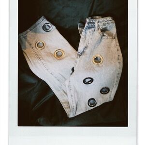 Edikted Light Wash Blue Silver Eyelet Grommet Jeans XS